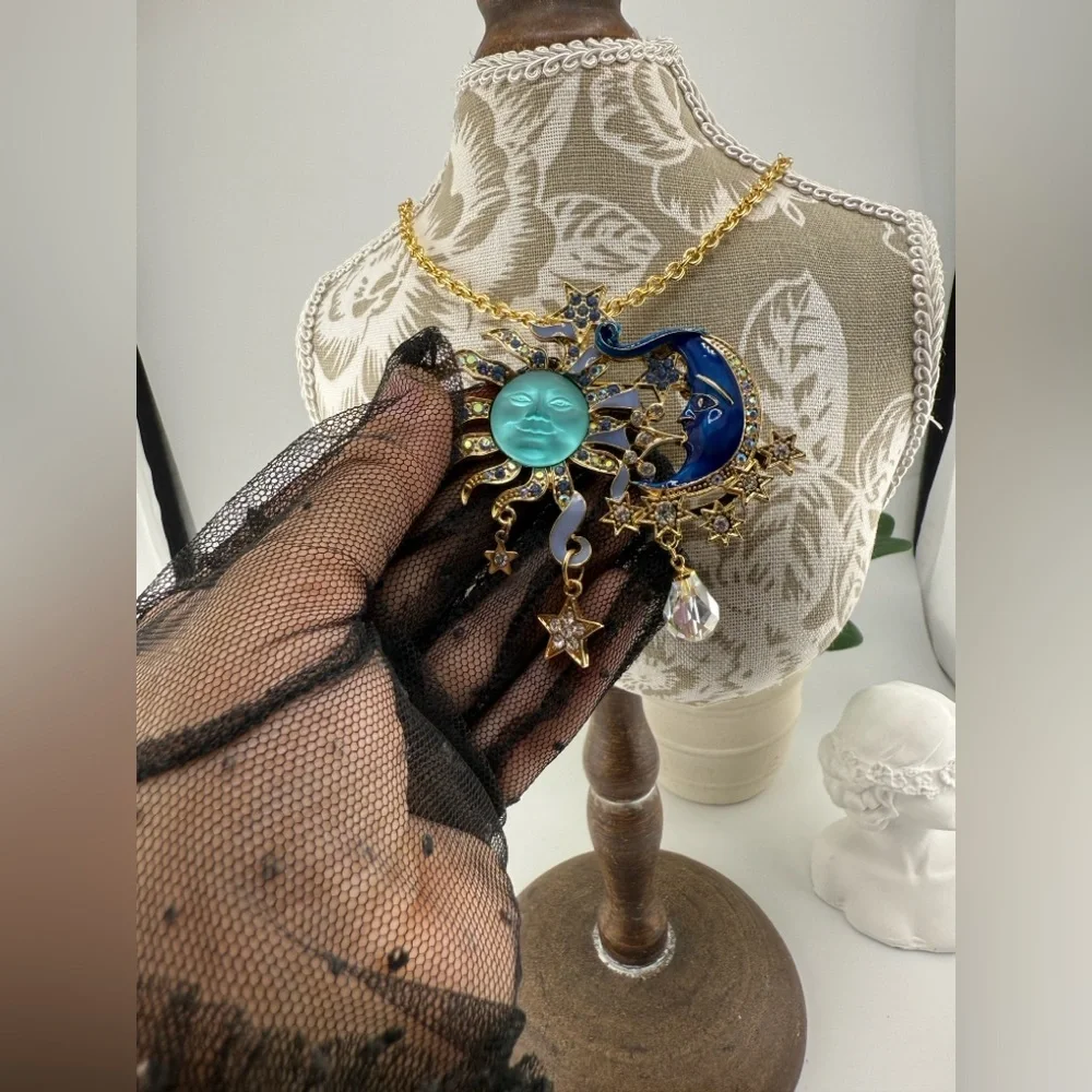 ✨ Sun & Moon Pendant Necklace / Brooch – 2-in-1 ✨